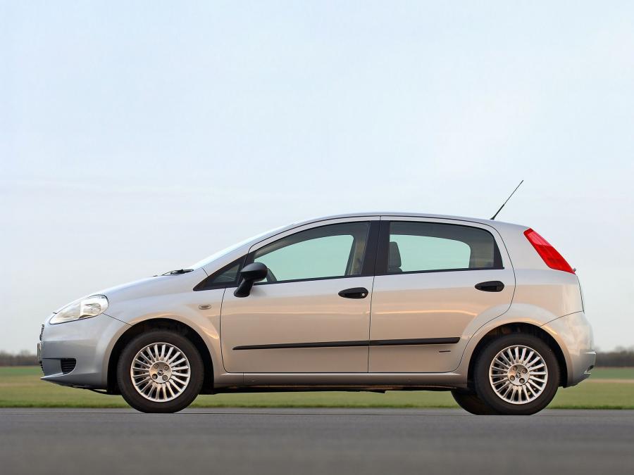  Fiat Grande Punto 5-Door 2006 года  (UK) (фото 6 из 9)